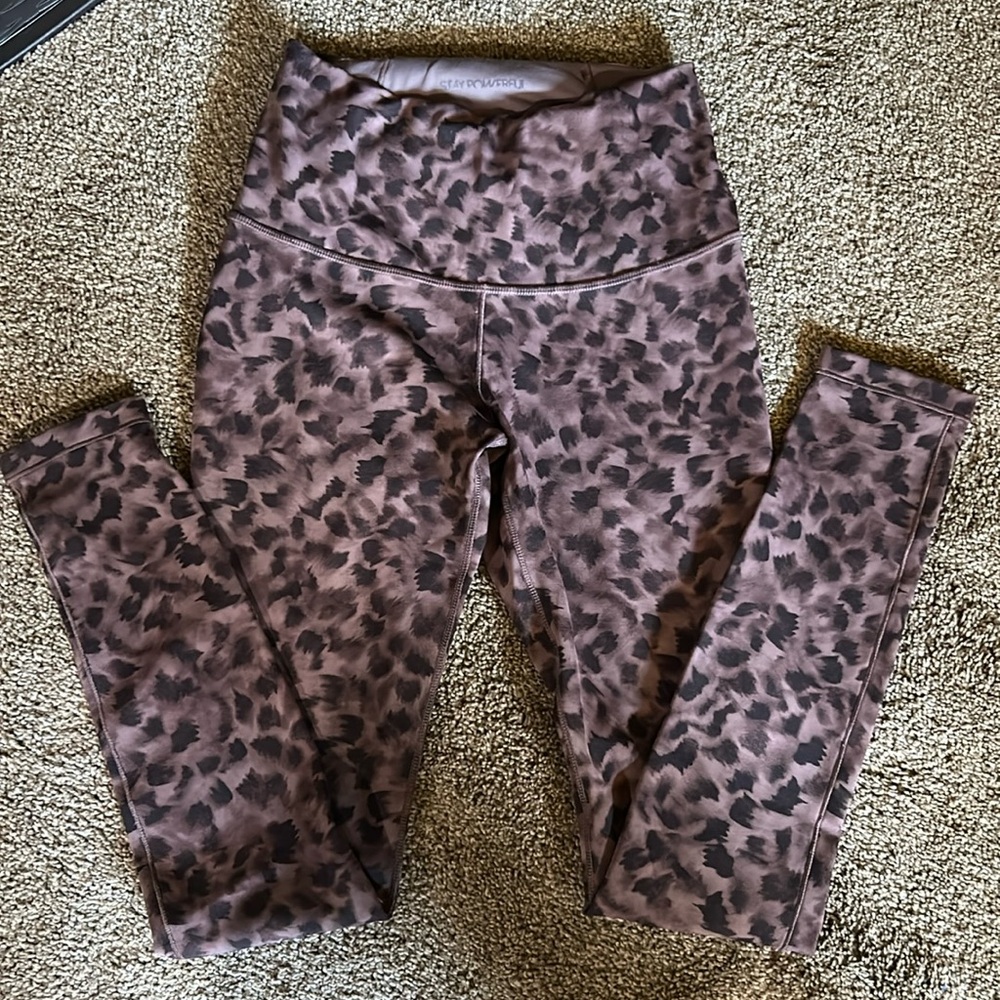 Stay powerful Calia leggings by Carrie Underwood